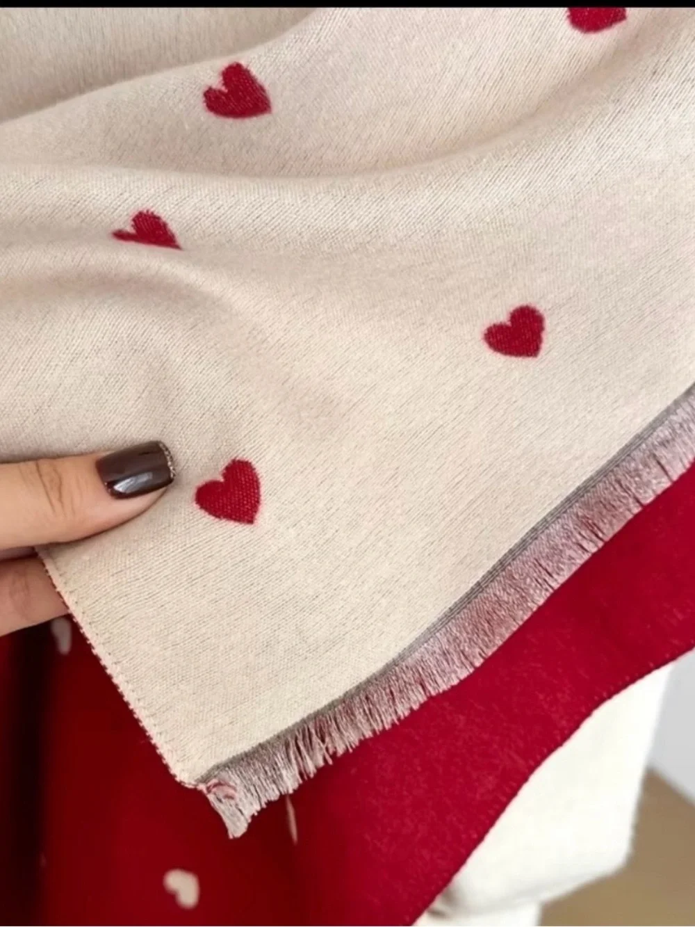 Reversible Red and Cream Heart Print Scarf New Elegant